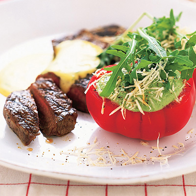 Entrecôte med bearnaise och fyllda tomater