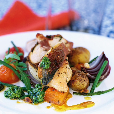 Parmakyckling med rostade grönsaker och salsa verde
