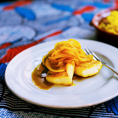 Pickled fish med gult ris