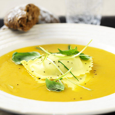 Sötpotatissoppa med ravioli