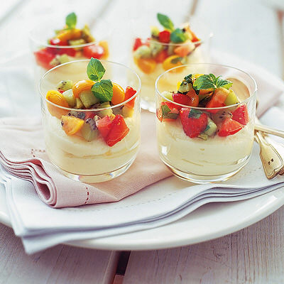 Jordgubbssalsa med vit chokladmousse