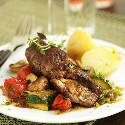 Fyllda biffbörsar med färsk vitlök