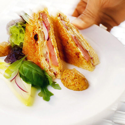 Falukorvstoast med färskost