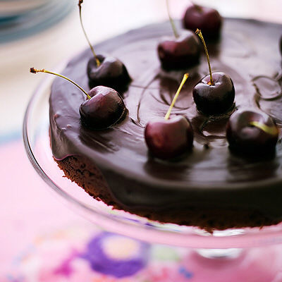 Choklad- och körsbärstårta
