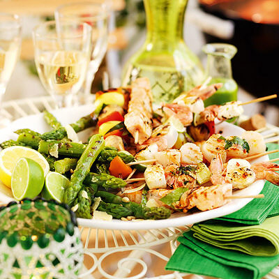 Grillade fisk- och skaldjursspett