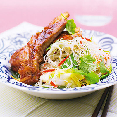 Revbensspjäll med mango chutney-glaze