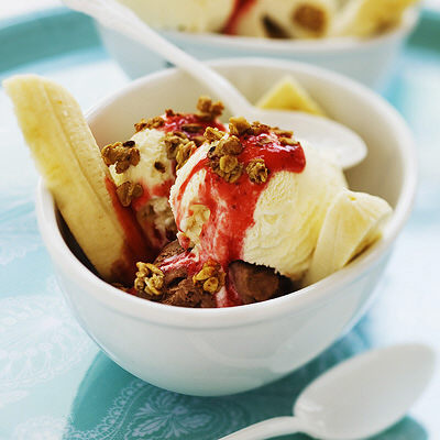 Bananasplit med jordgubbssås