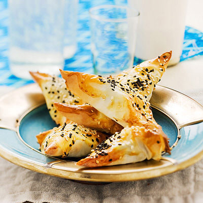 Filodegsknyten med chèvre och dadlar