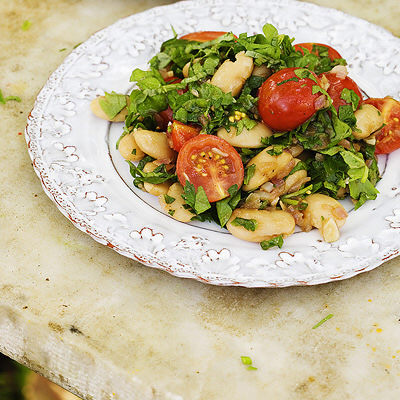 Bönsallad med grillad tomat