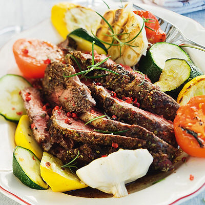 Pepparentrecote med grillade grönsaker