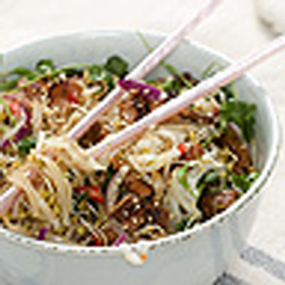 Stekt fläsk med nudelsallad