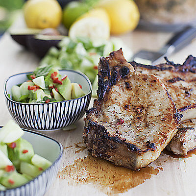 Chutneyglaserade kotletter med gurksalsa