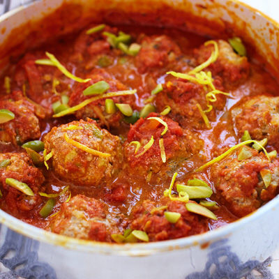 Oliv- och citronfrikadeller i tomatsås