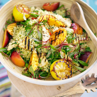 Couscous med grillad nektarin och halloumi