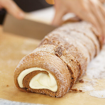 Pepparkaksrulltårta med citronkräm