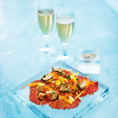 Carpaccio på älg med tillbehör