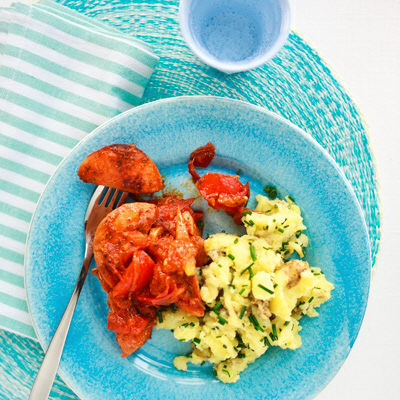 Festlig falukorv med färskpotatiskross