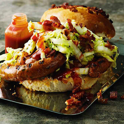 Hemgjord korv på fläsk och bacon