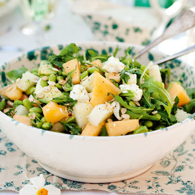 Matig melonsallad med bönor, fetaost och kyckling