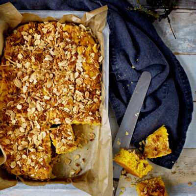 Saffransbröd med mandelmassa