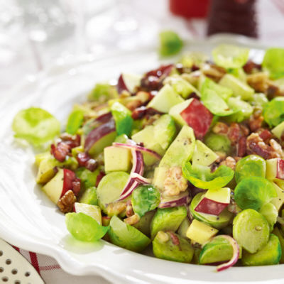 Brysselkålsallad med knaprigt sidfläsk