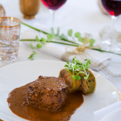 Flamberad oxfilé med peppar, rödvinssås och potatiskaka