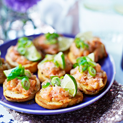 Crostini med japansk laxtartar