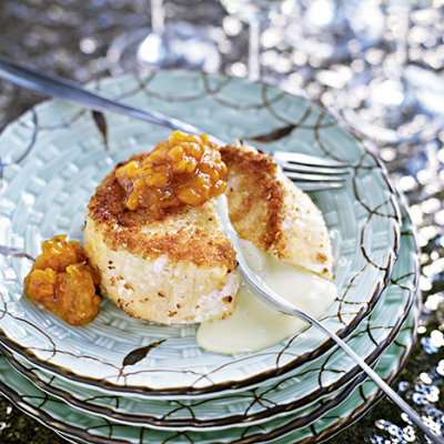 Pankopanerad camembert
