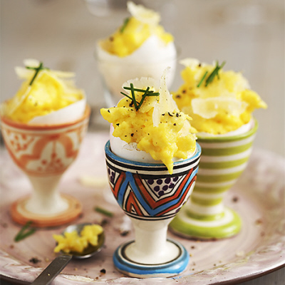 Tryffeläggröra toppad med parmesan