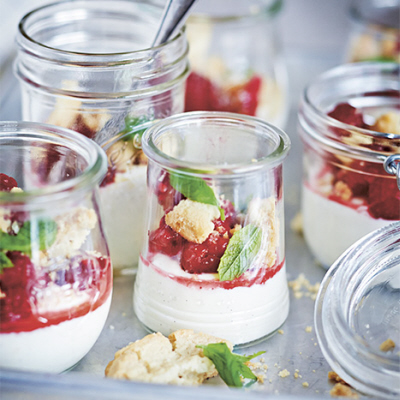 Sötad Yoghurt med romrörda hallon