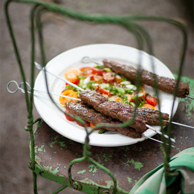 Färsspett med tomatsallad