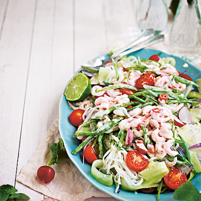 Risnudelsallad med kokos- och limeräkor