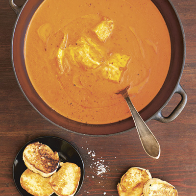 Krämig tomatsoppa med lax