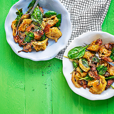 Färsk tortelloni med bacon
