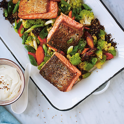 Lax med chunky quinoa och senapssås