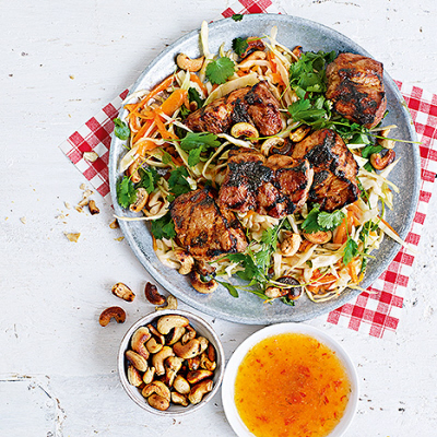 Grillad fläskkarré med asiatisk kålsallad