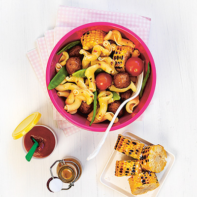 Pastasallad med köttbullar