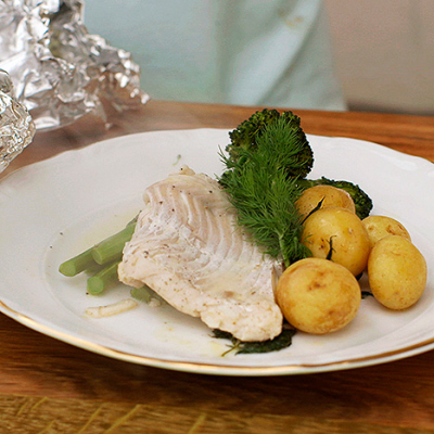 Fisk i folie med vitvinssky