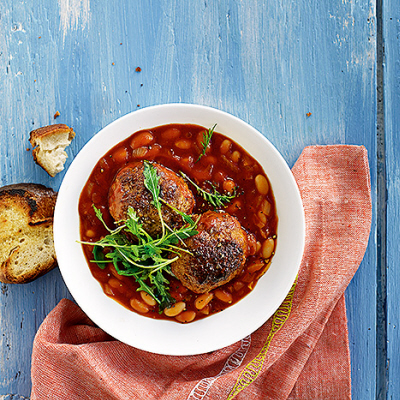 Cowboyköttbullar i tomatsås med vita bönor