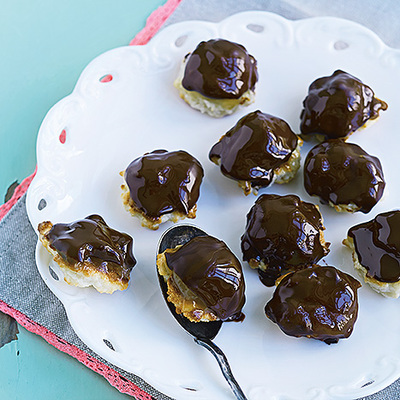 Biskvier med lemon curd