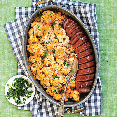 Blomkål i krämig sås med falukorv