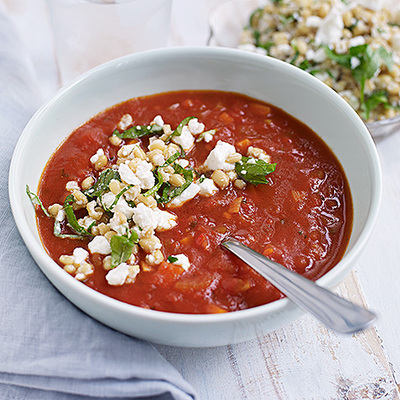 Tomatsoppa med matvetetopping