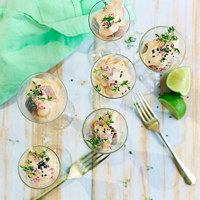 Chili- och limesill i nubbeglas