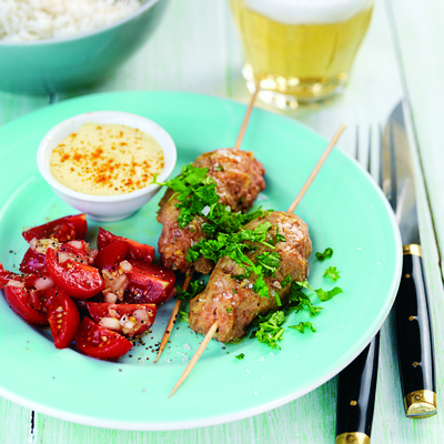 Curryfärsspett med tomatsalsa