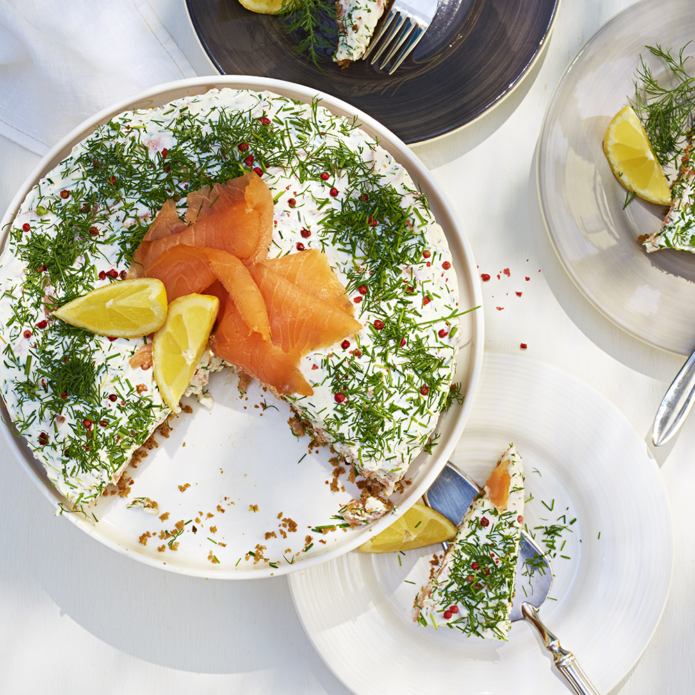 Laxtårta med dill och gräslök