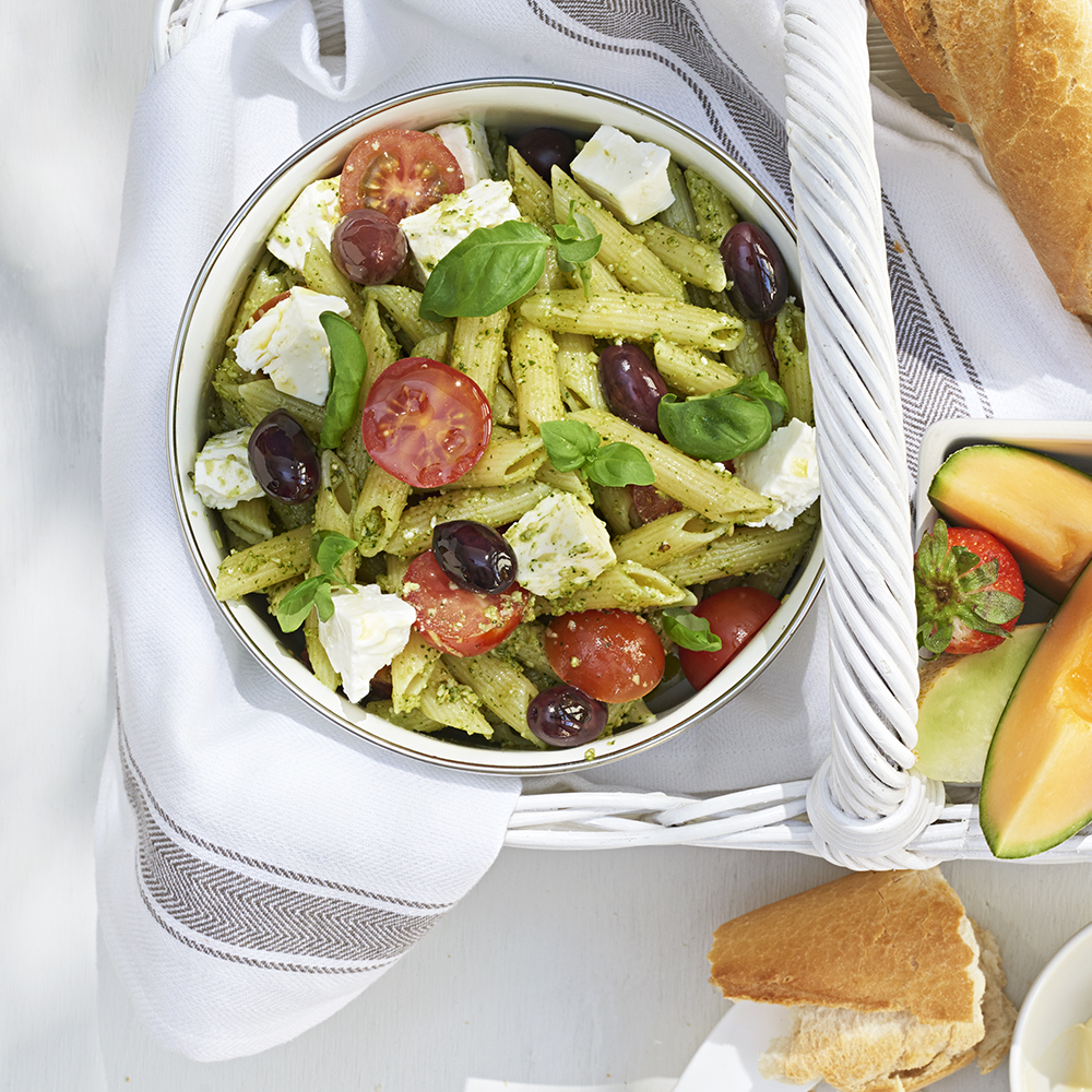 Pastasallad med pesto och fetaost
