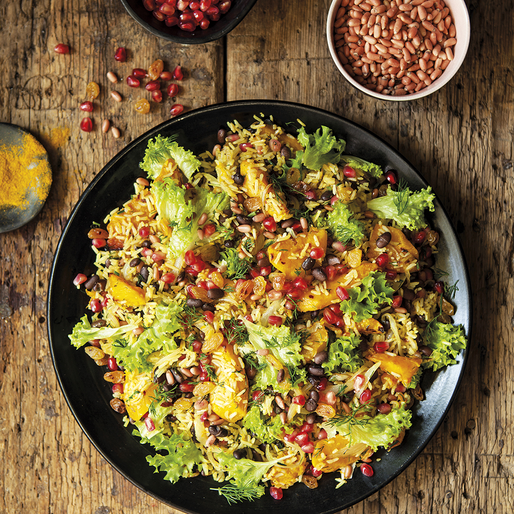 Ris med pumpa, svarta bönor och granatäppelsallad