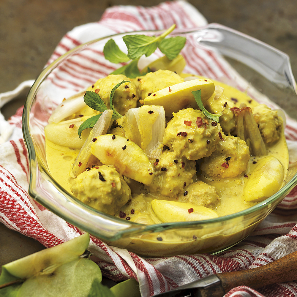 Frikadeller i currysås