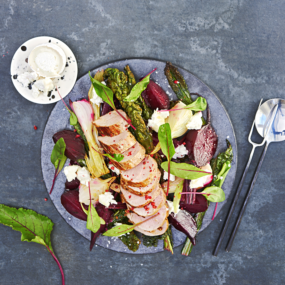 Helstekt fläskfilé med ugnsrostade grönsaker