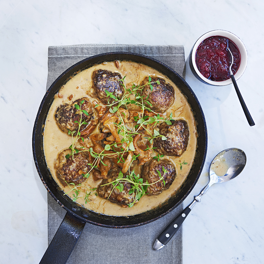 Stora köttbullar i svampsås